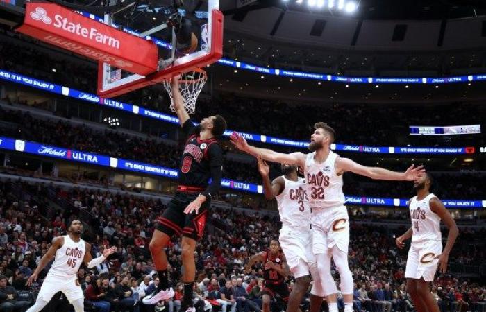 Cleveland Cavaliers 119, Chicago Bulls 113 en el United Center – Chicago Tribune