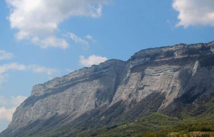 Muere un instructor de parapente en un accidente con traje de alas en Ceillac