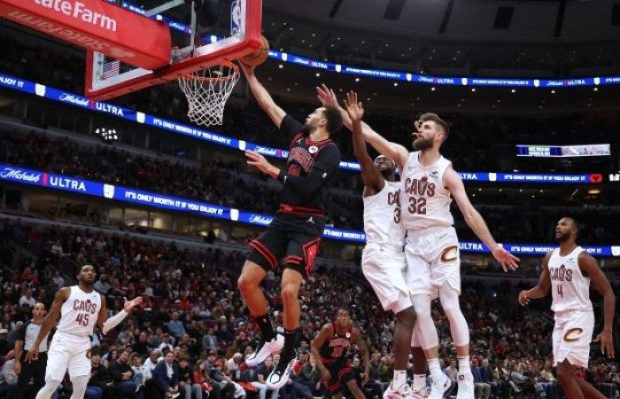 Cleveland Cavaliers 119, Chicago Bulls 113 en el United Center – Chicago Tribune