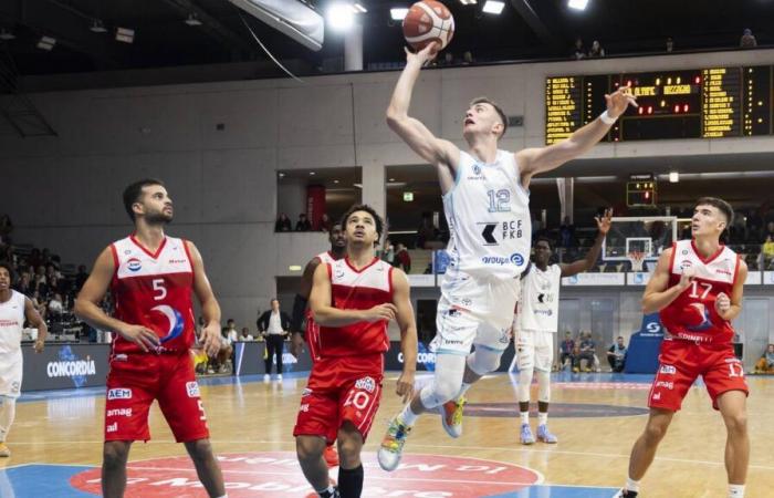 Incluso el Olímpico de Friburgo, buque insignia del baloncesto masculino suizo, está en la niebla