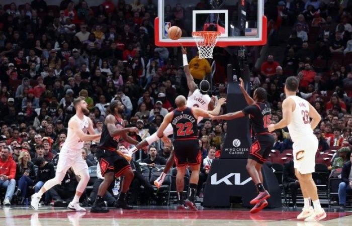 Cleveland Cavaliers 119, Chicago Bulls 113 en el United Center – Chicago Tribune