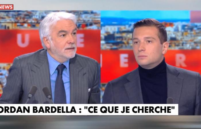 Pascal Praud acusa a Jordan Bardella de “sumisión”: gran ajuste de cuentas en directo