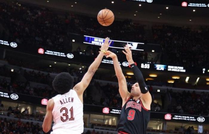 Cleveland Cavaliers 119, Chicago Bulls 113 en el United Center – Chicago Tribune