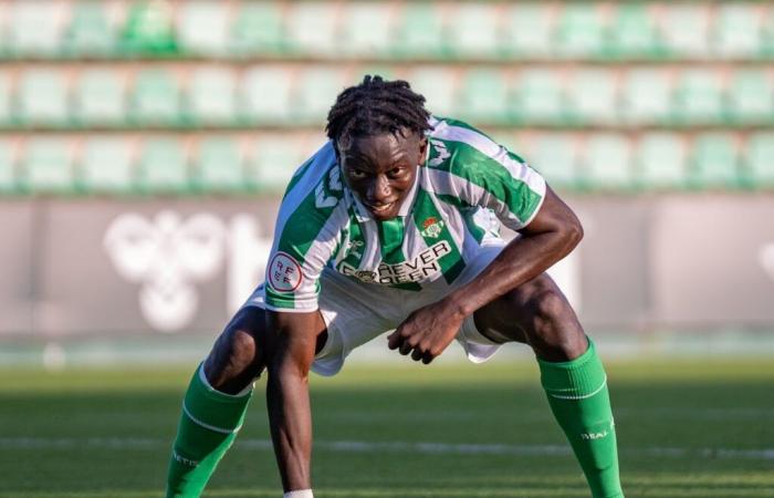 Souleymane Faye, este joven delantero senegalés que está llamando a la puerta del primer equipo del Real Betis