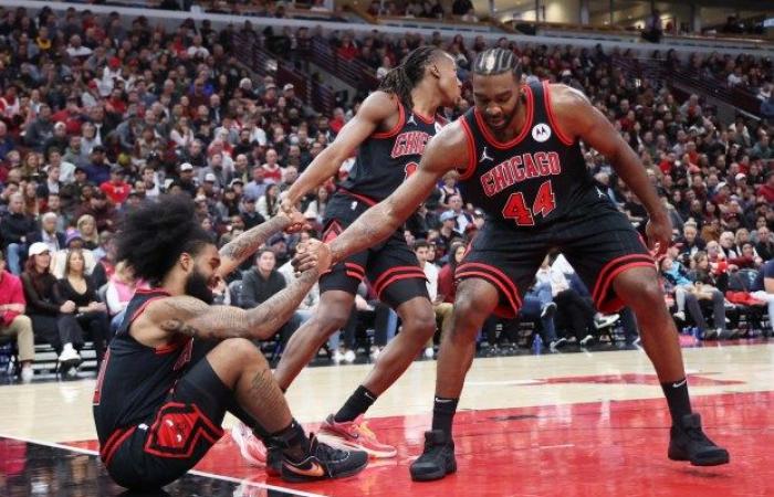 Cleveland Cavaliers 119, Chicago Bulls 113 en el United Center – Chicago Tribune