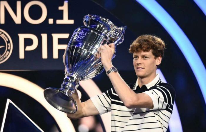 Tenis: Sinner recibió el trofeo del No. 1 del mundo