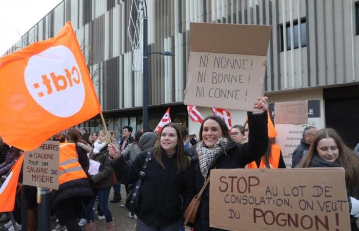 El personal de la clínica Francheville de Périgueux en huelga