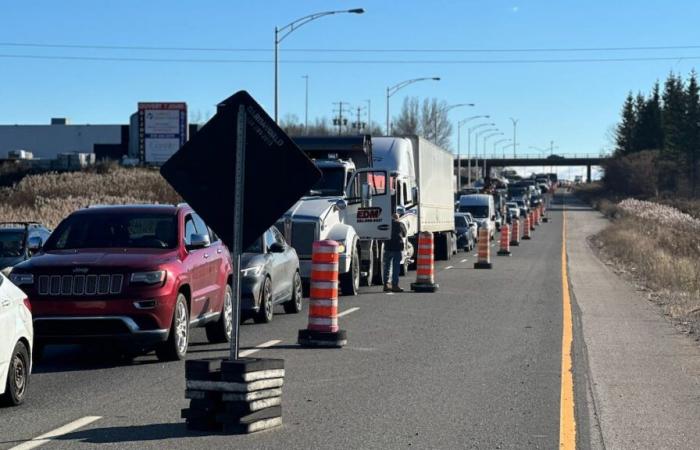 Congestión monstruosa tras un accidente en la autopista Laurentiana