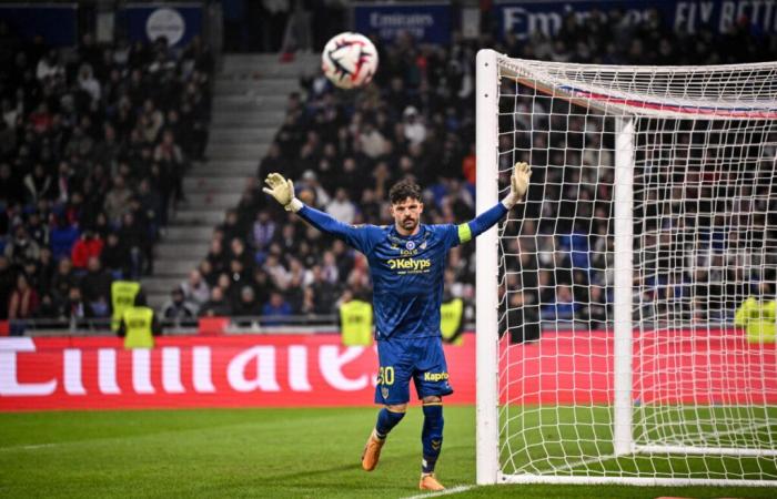 Ligue 1: ¡OL paga por Gautier Larsonneur!