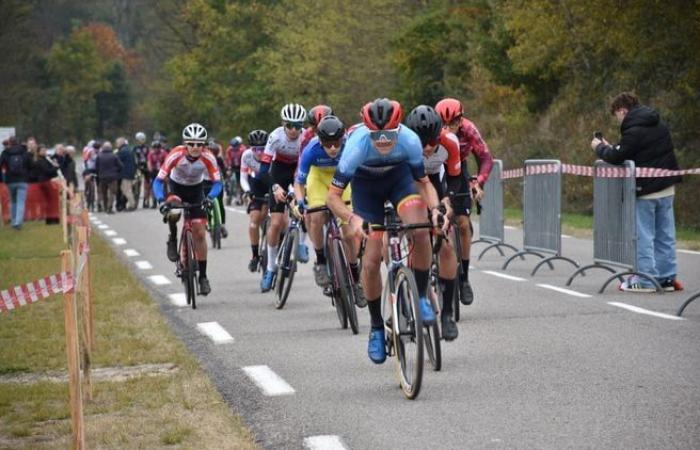 El ciclocross de Belmont-de-la-Loire todavía atrae a mucha gente