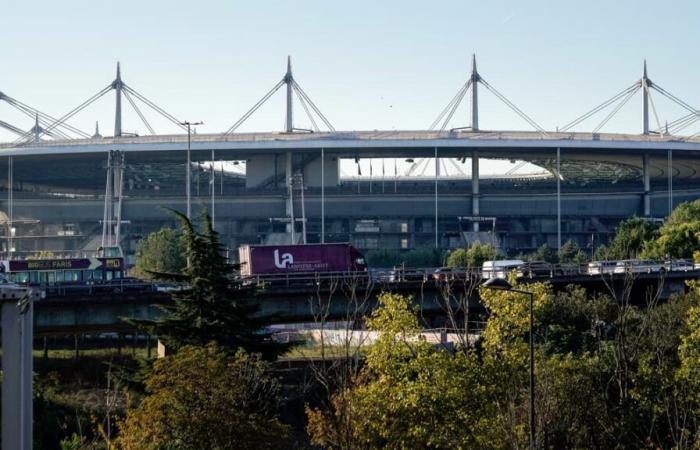 ¿Las localidades luchan por venderse, ante la asistencia más baja de la historia de los Bleus en el Stade de France?