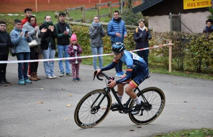 El ciclocross de Belmont-de-la-Loire todavía atrae a mucha gente