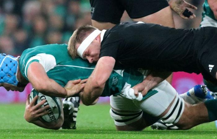 Francia – Nueva Zelanda: la impresionante lesión en la cabeza del tercera línea de los All Blacks, Sam Cane, perdida ante los Blues