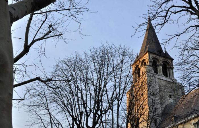 ¿Por qué ya no suenan las campanas de la iglesia de este pueblo?