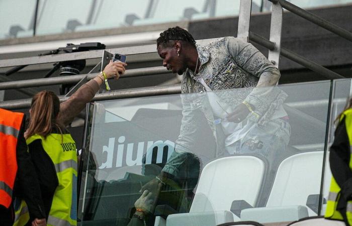 Paul Pogba cerca de un gran anuncio