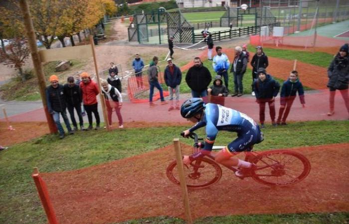 El ciclocross de Belmont-de-la-Loire todavía atrae a mucha gente