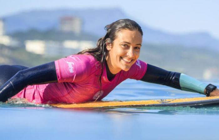 La surfista Justine Mauvin, víctima de un grave accidente de tráfico en Reunión