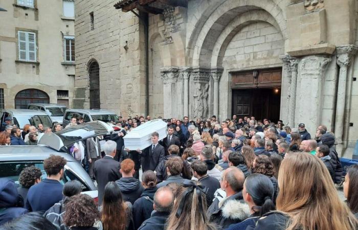 Rodaje en Saint-Péray: “protector” y “ángel de la guarda”, el homenaje a Nicolas durante su funeral