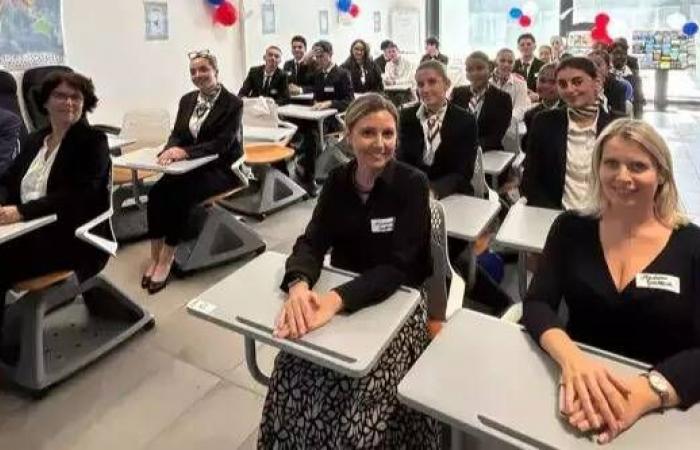 Este instituto de Niza es el primero en Francia que ofrece un curso doble para convertirse en azafata o azafata