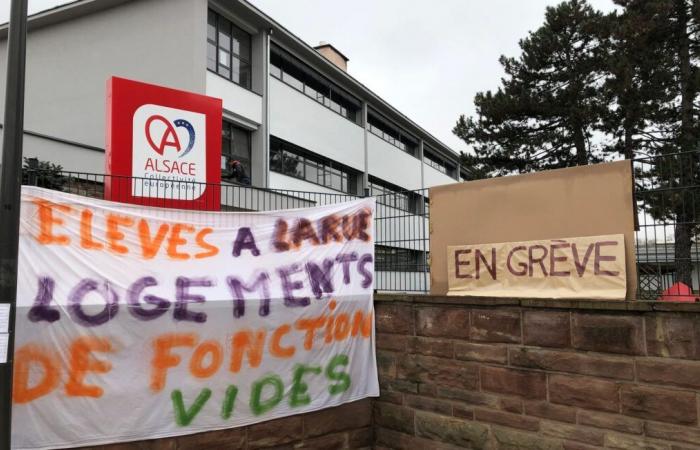 “Nos da en el estómago”… Profesores en huelga para que los alumnos en la calle ocupen viviendas vacías