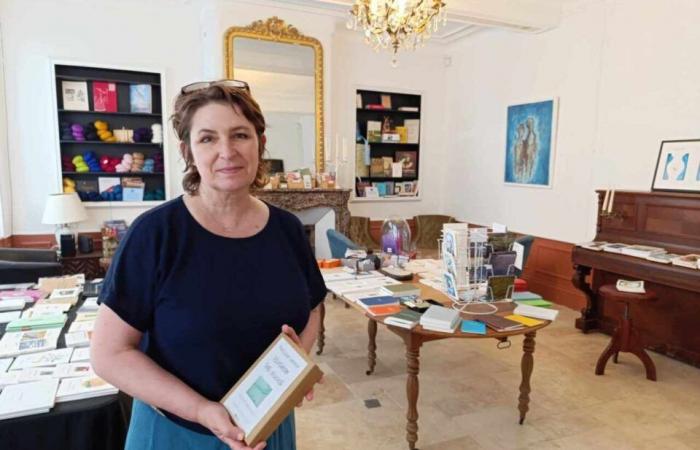 Paso de Calais. Abrió la librería más pequeña del mundo en Hesdin