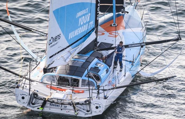 Vendée Globe 2024. Thomas Ruyant anuncia una pequeña fuga en el frente