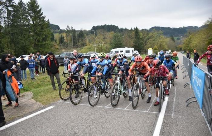 El ciclocross de Belmont-de-la-Loire todavía atrae a mucha gente