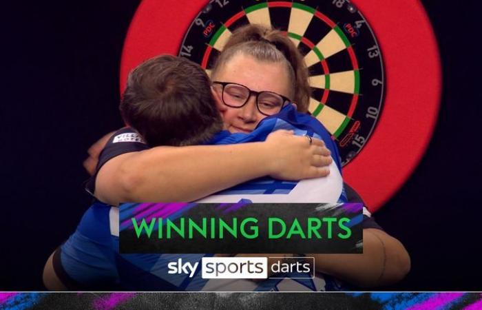 Grand Slam of Darts 2024: James Wade y Rob Cross aseguran los octavos de final mientras Beau Greaves consigue la victoria | Noticias de dardos