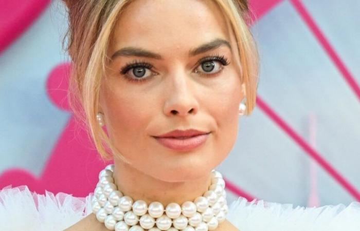 Margot Robbie revela su cuerpo posparto a un mes de dar a luz, y (todavía) provoca reacciones