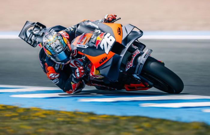 Dani Pedrosa amplía su colaboración con KTM, impulsando la innovación en MotoGP de cara a 2025.