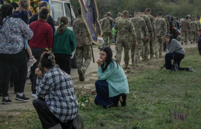 700 ucranianos que viven en Europa se inscriben para alistarse en el ejército, anuncia Kyiv