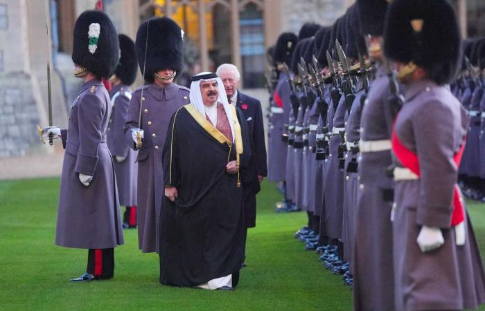 El rey Carlos III da la bienvenida al rey de Bahréin en Windsor