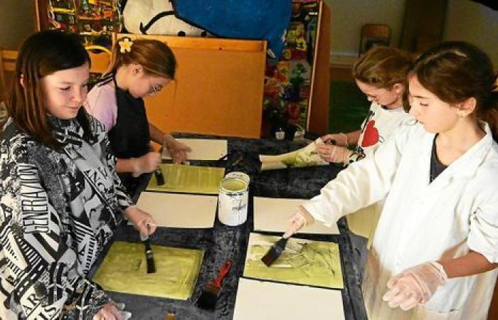 En Plougasnou, los estudiantes crean un monstruo marino para el festival de la Bahía de los Libros [En images]