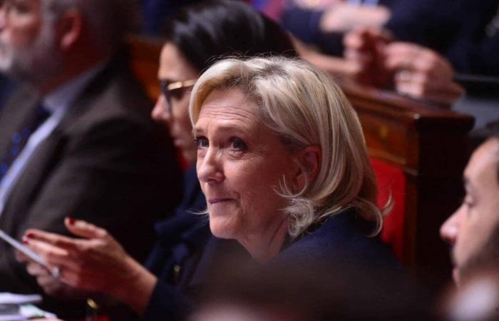 Marine Le Pen, su móvil en el sujetador: la loca anécdota revelada durante su juicio