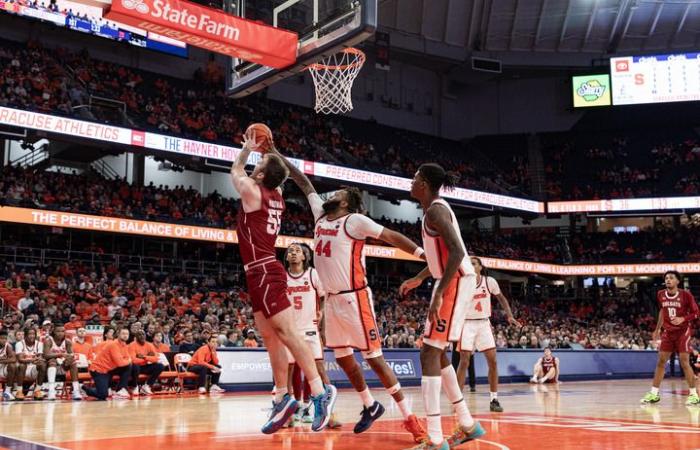 Syracuse sobrevive a la sorpresa y vence a Colgate 74-72