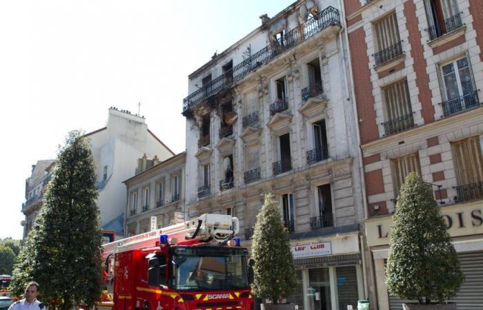 Incendio en el último piso, un hombre se escapa por los balcones