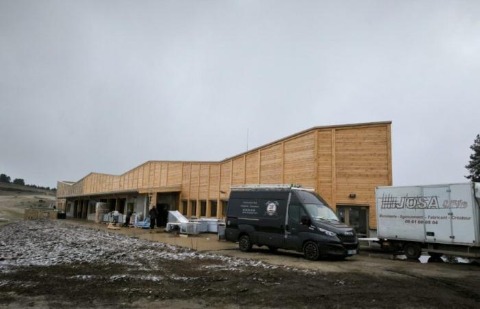 Pirineos. Esta estación había sido arrasada por las llamas, renació de sus cenizas