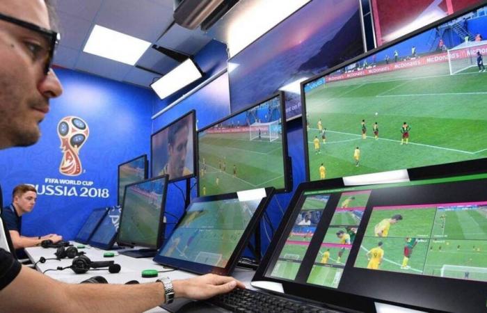 La FIFA quiere permitir a los entrenadores impugnar una decisión arbitral