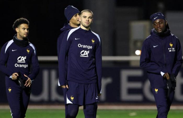 Los Bleus en su burbuja en Clairefontaine, a pesar del contexto del partido.