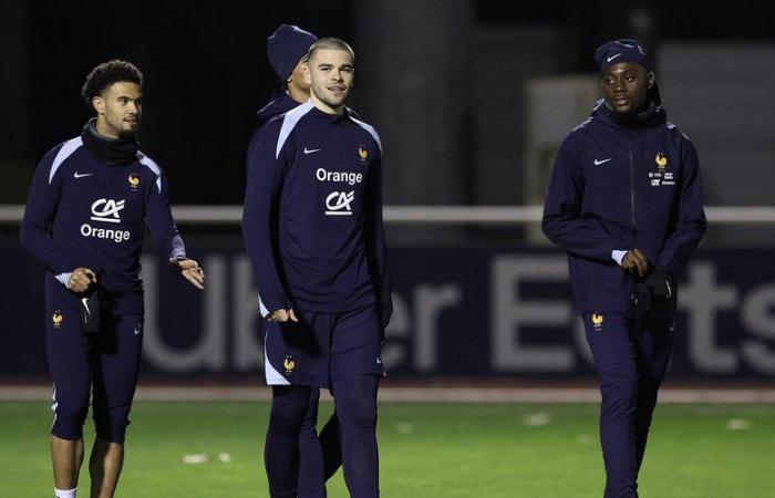 VIDEO. Equipo francés: para sus novatadas, este recién llegado a los Blues canta Gilbert Montagné y enciende la comida en Clairefontaine