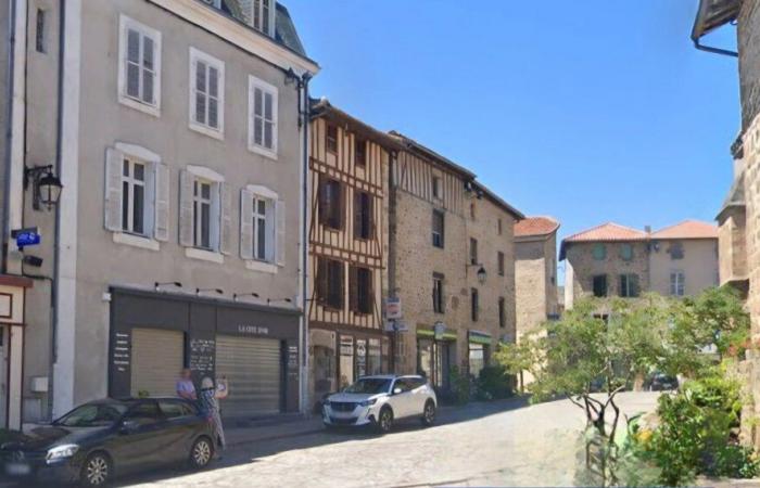 Un cuerpo descubierto en el tejado de un edificio en Rochechouart.