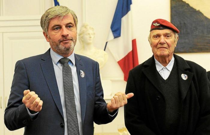 En Dinard, Gérard Cousin recibe la medalla de oro de la Juventud y los Deportes