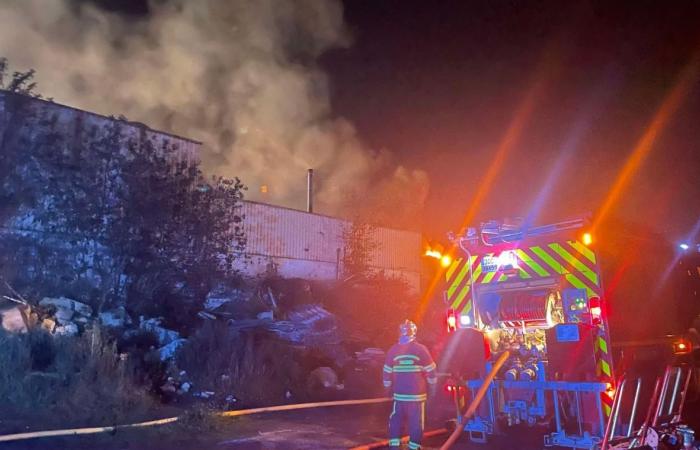 FOTOS Y VÍDEO. Hazebrouck: se produce un incendio en un antiguo matadero y tres personas son detenidas