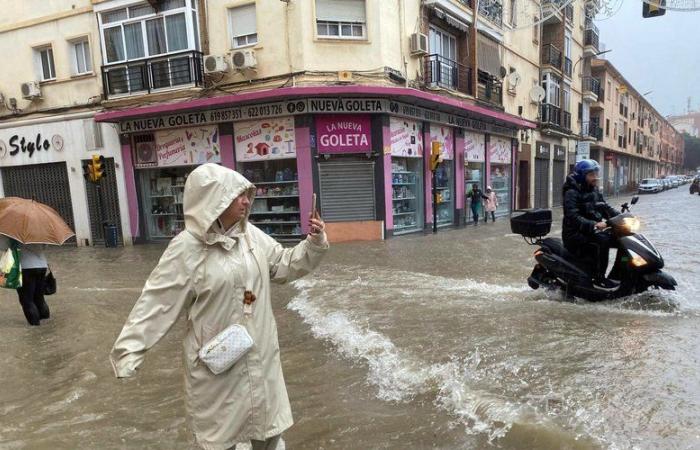 Alertas rojas, evacuaciones, colegios y metro cerrados: de Andalucía a Cataluña, imágenes de nuevas lluvias torrenciales que preocupan a España