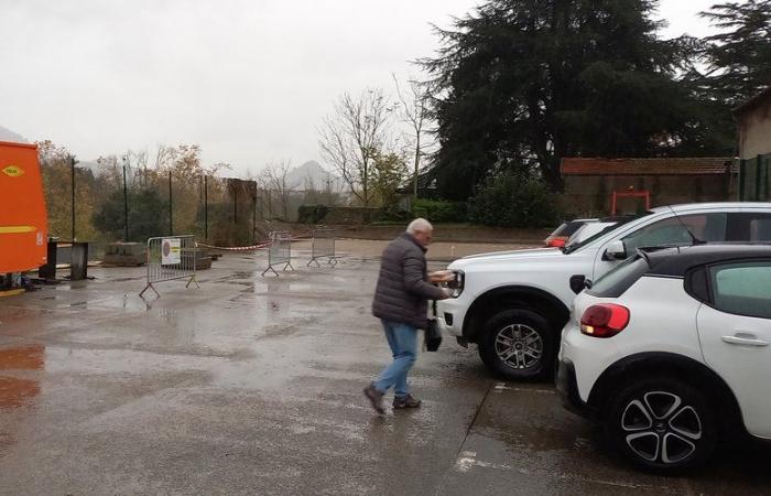 ¡Once nuevas plazas de aparcamiento gratuitas en Foix! Detrás de la prisión, se están realizando obras para ampliar el aparcamiento de las Terrasses de l’Ariège