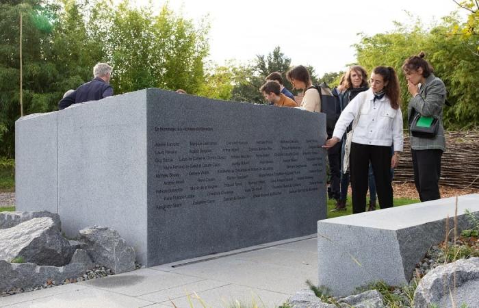 ¿Dónde está el proyecto del jardín conmemorativo en París?