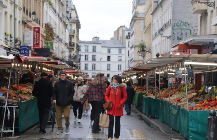 El mercado de Aligre, joya popular de París y blanco de un incendio provocado