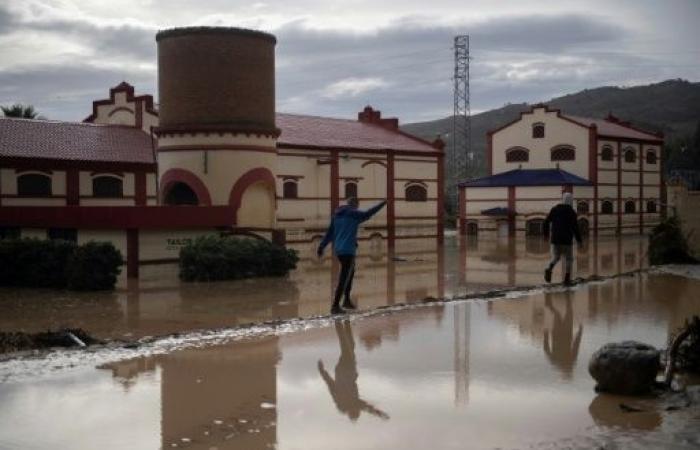 La costa cerca de Valencia en alerta roja, dos semanas después de las inundaciones mortales.