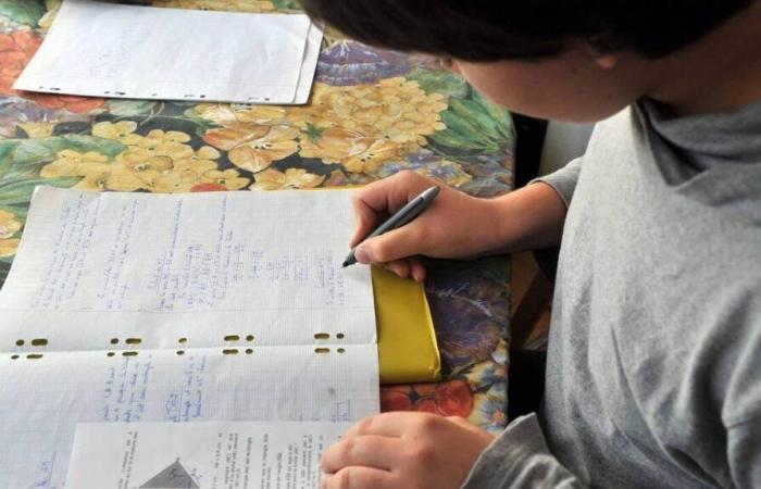 En Morbihan, se niegan a enviar a su hija a la escuela.