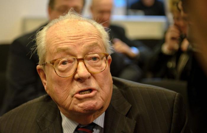 Jean-Marie Le Pen hospitalizado desde principios de semana para hacer “análisis”